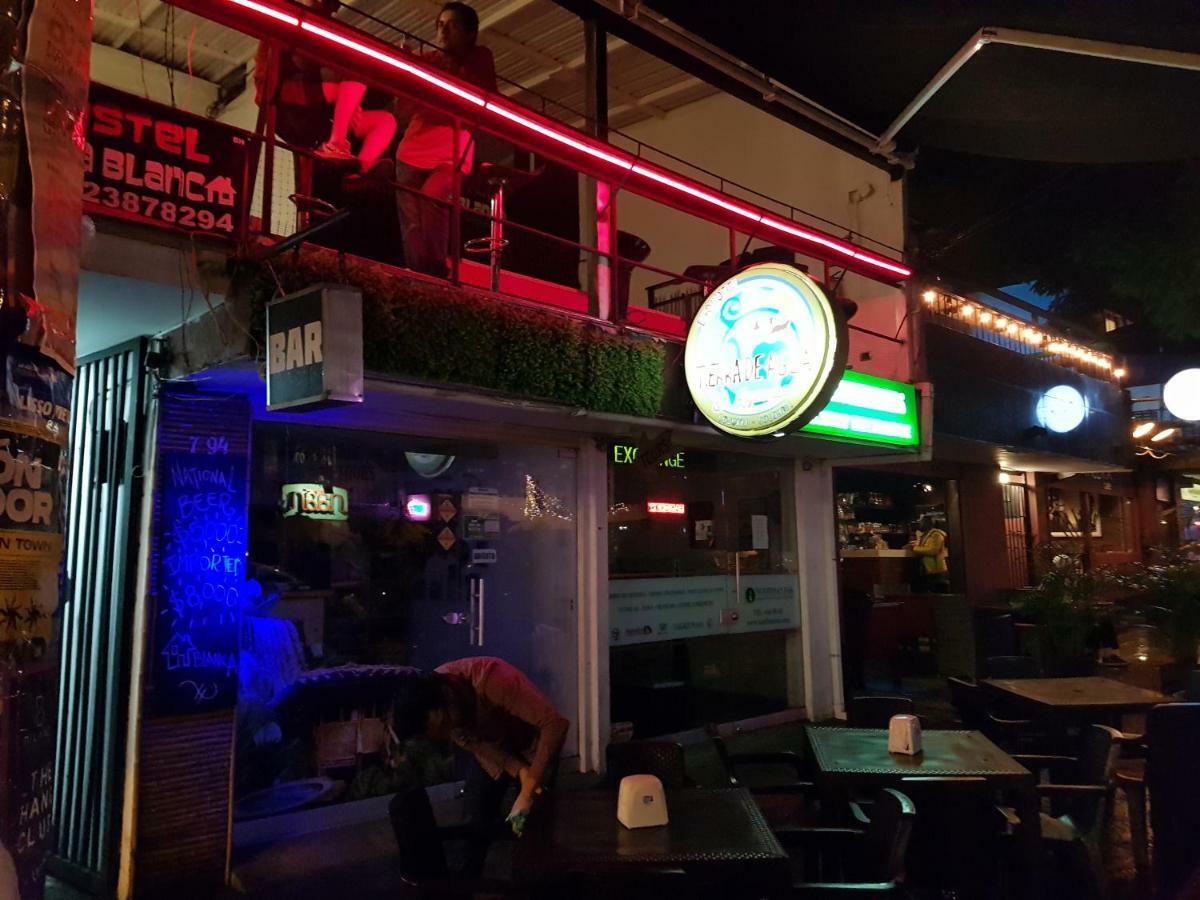Casa Blanca Hostel Medellín Dış mekan fotoğraf